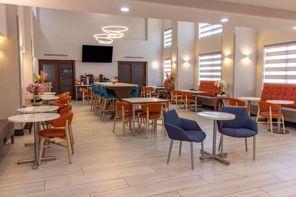 Hampton Inn & Suites Denton Restaurant photo